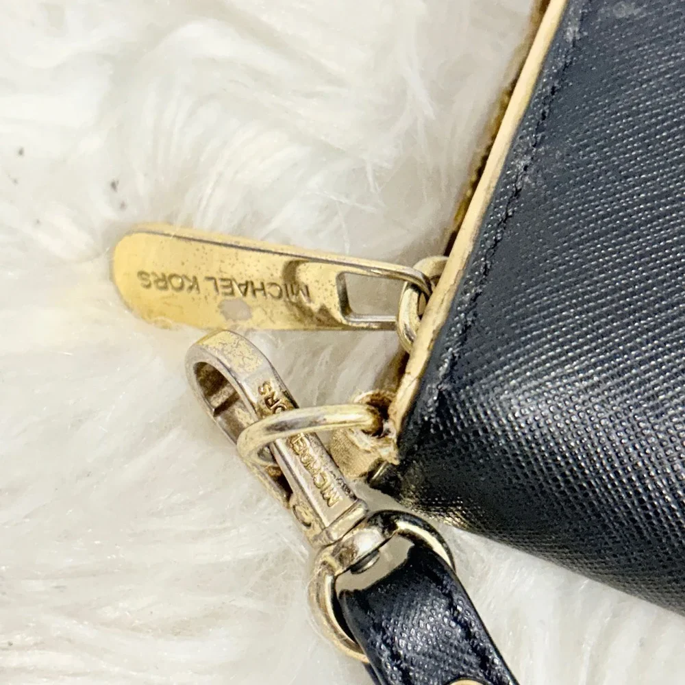 Michael Kors Jet Set Travel Zip Around Accordion Wallet Black 38F7YFMZ3L
